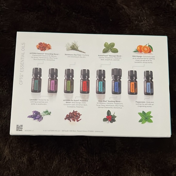 NWOT- 💜Doterra💜aromatouch technique kit. NWOT TAGS 💧 - Picture 2 of 8
